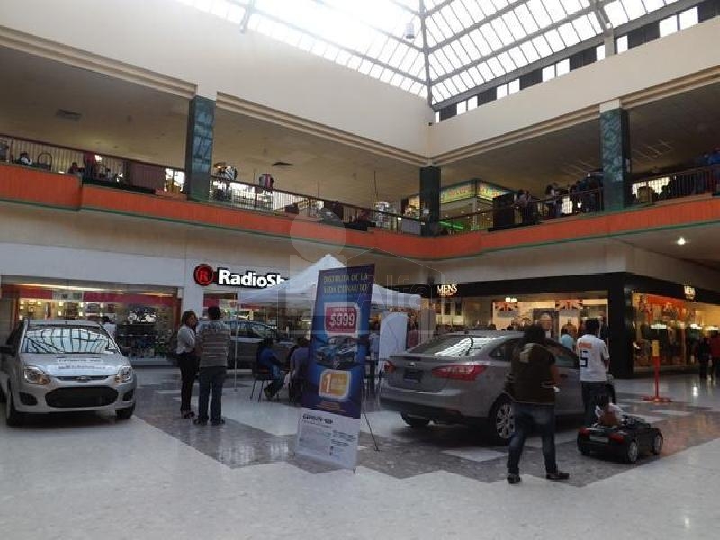 Locales comerciales en renta en Grand Plaza Toluca. Difer...